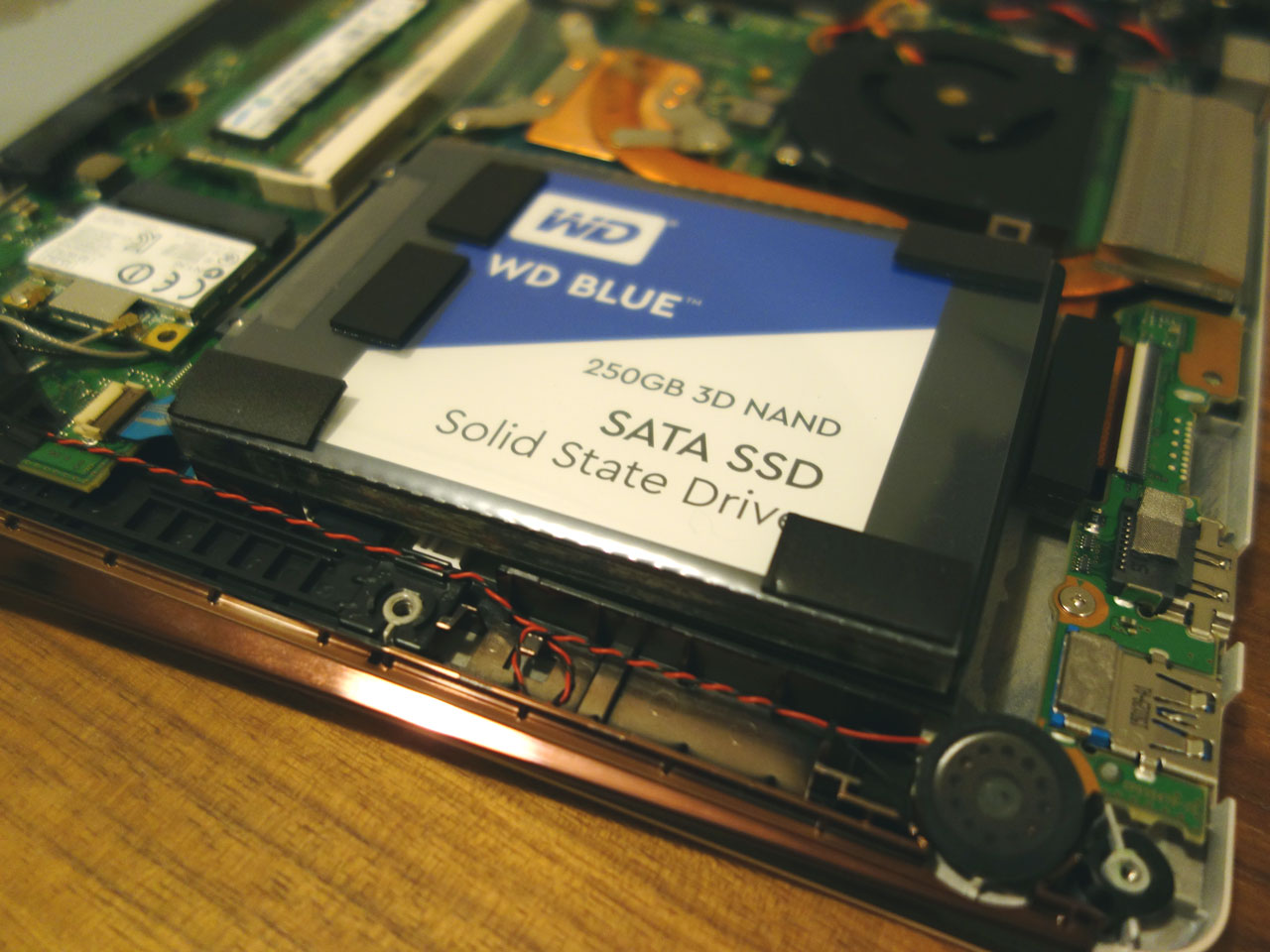 SSD換装で2014年発売のノートPC Floral Kissが甦る！！ | Thumb Sprain