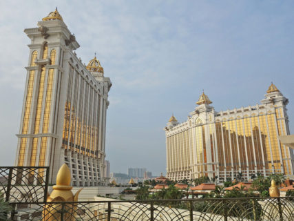 Galaxy Macauが豪華すぎる。流れるプールと砂浜があるホテルが凄い！