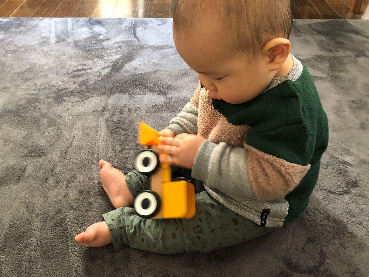 Ikeaのおもちゃ Lillabo リラブー は7ヶ月の子にはまだ早かった模様 Thumb Sprain