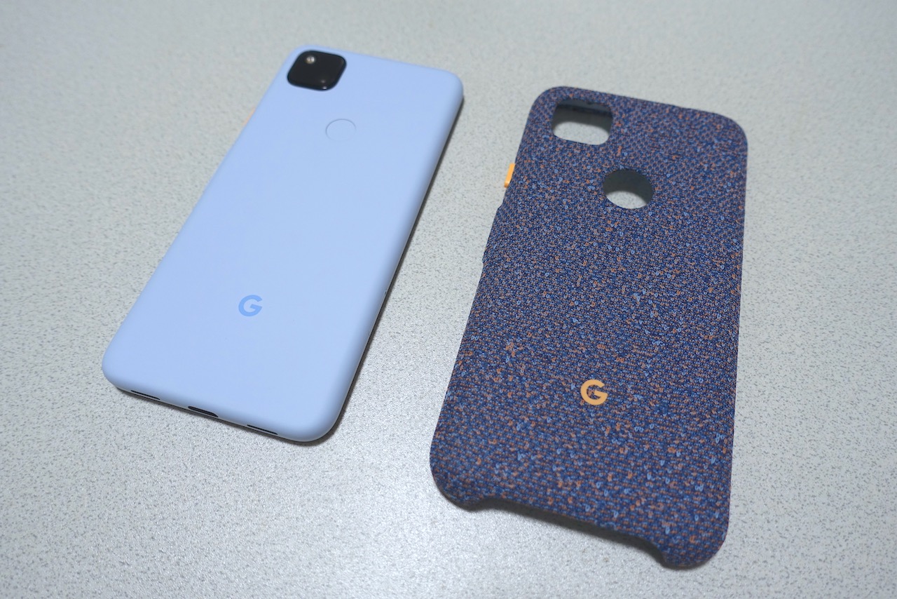 Pixel 4aの新色Barely BlueとGoogle純正ケースを買いました！ | Thumb 